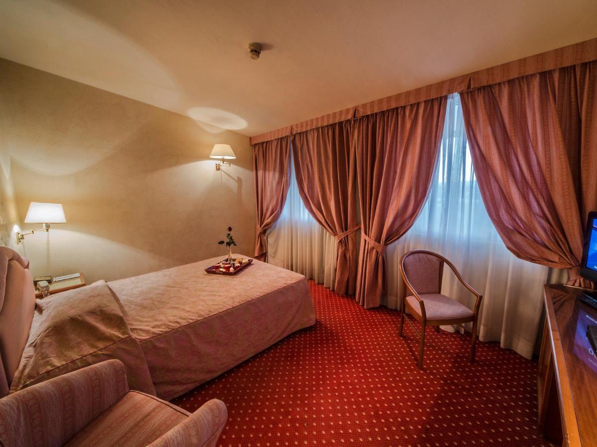 מונטווארקי Hotel Valdarno מראה חיצוני תמונה