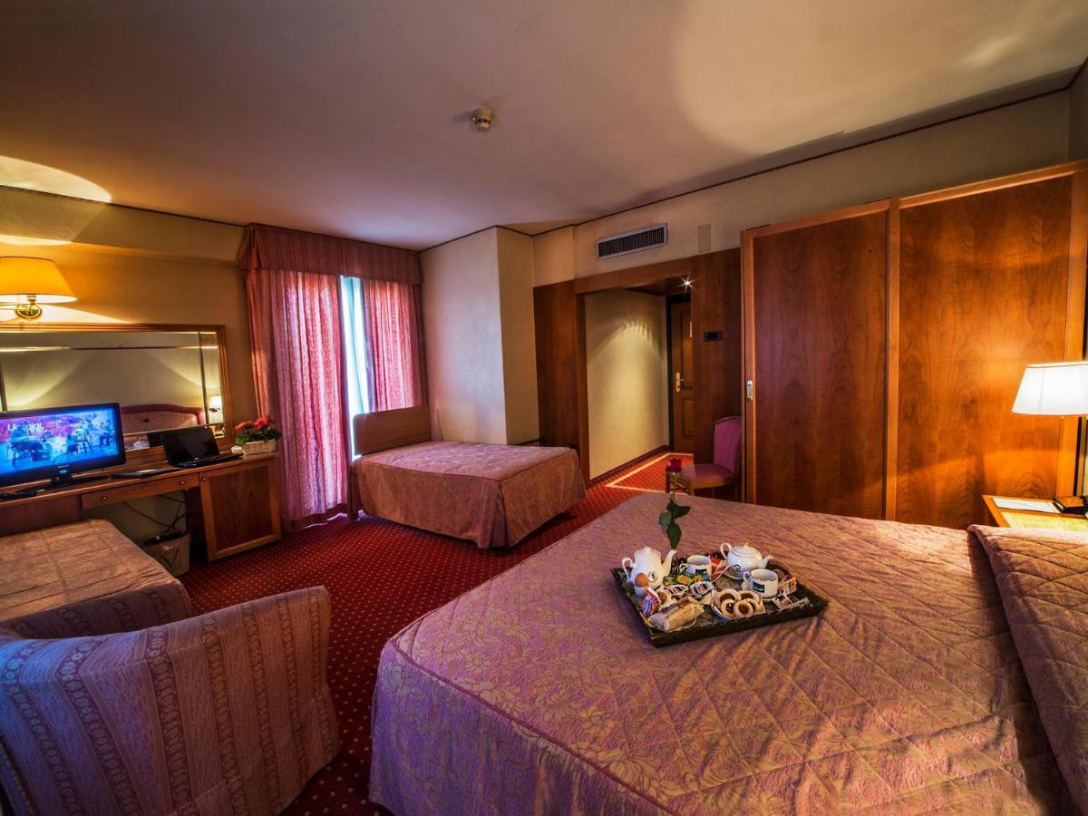 מונטווארקי Hotel Valdarno מראה חיצוני תמונה