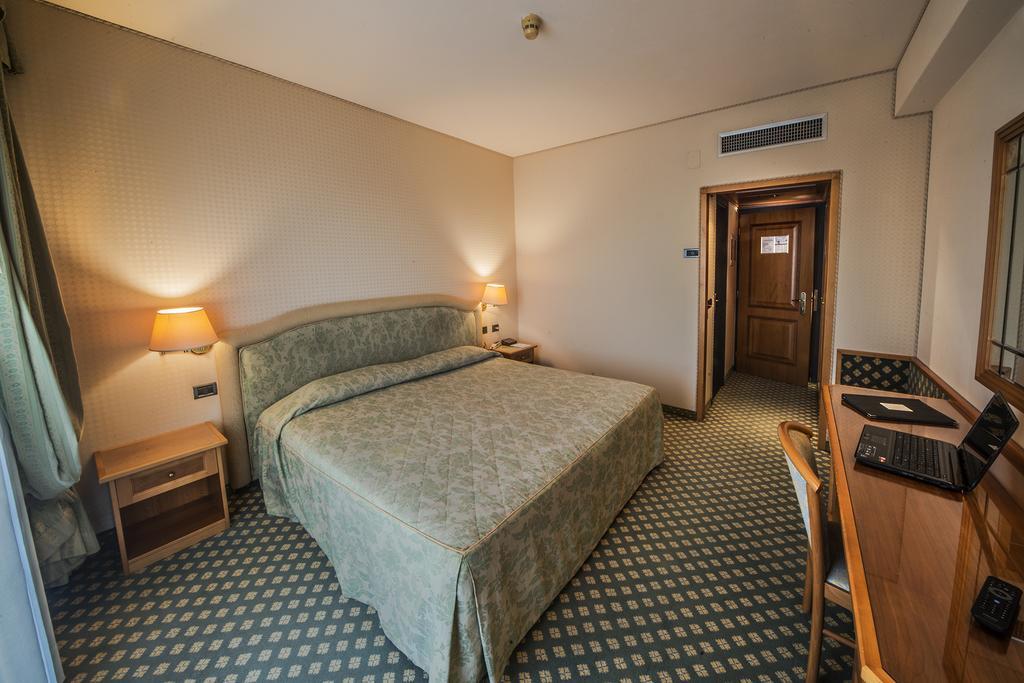 מונטווארקי Hotel Valdarno מראה חיצוני תמונה